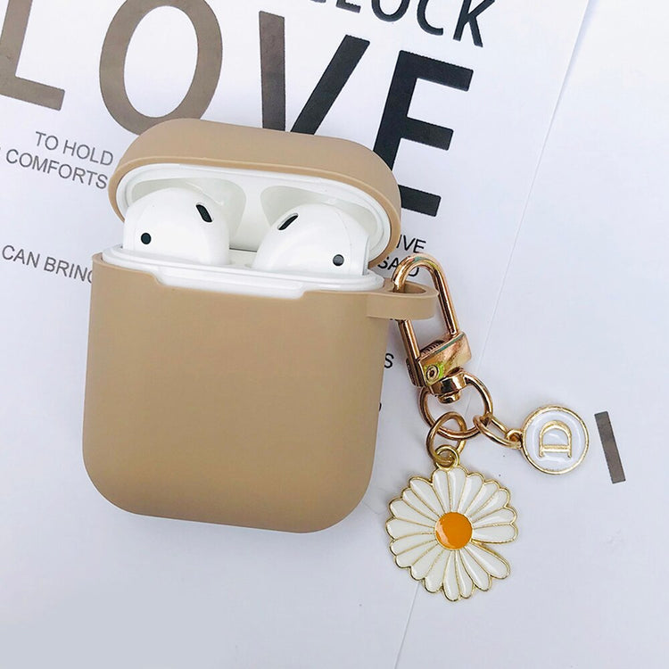seraCase Silicone AIrPods Case with Keyring for AirPods Pro / A19
